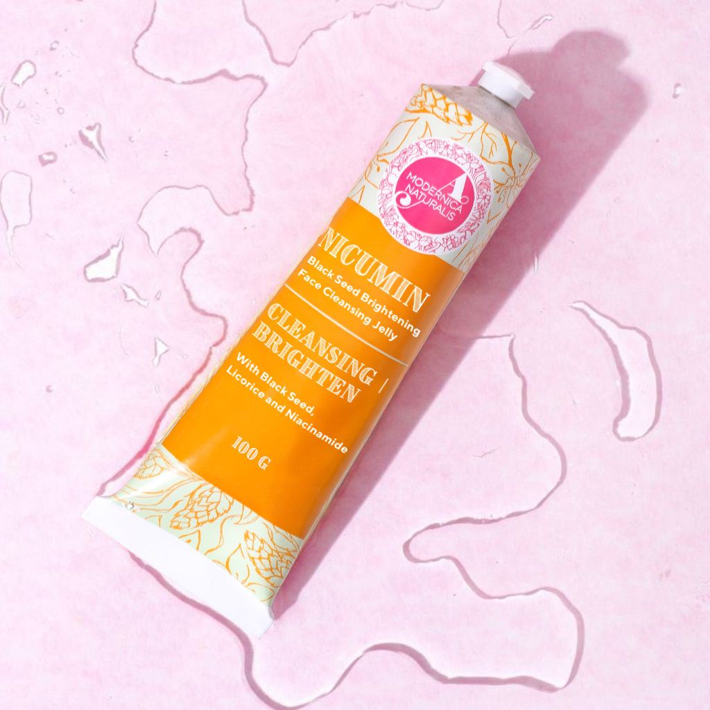 A. Modernica Naturalis - Nicumin Black Seed Brightening Face Cleansing Jelly - Tiefenreinigende Reinigung für jeden Tag