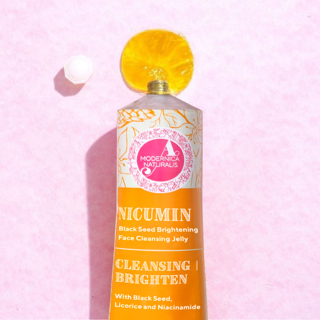 A. Modernica Naturalis - Nicumin Black Seed Brightening Face Cleansing Jelly - Tiefenreinigende Reinigung für jeden Tag