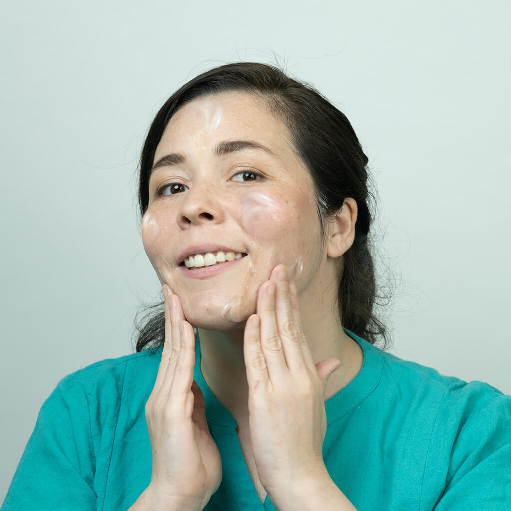 Nucinel Make-up-Entferner und sanftes Reinigungsfluid